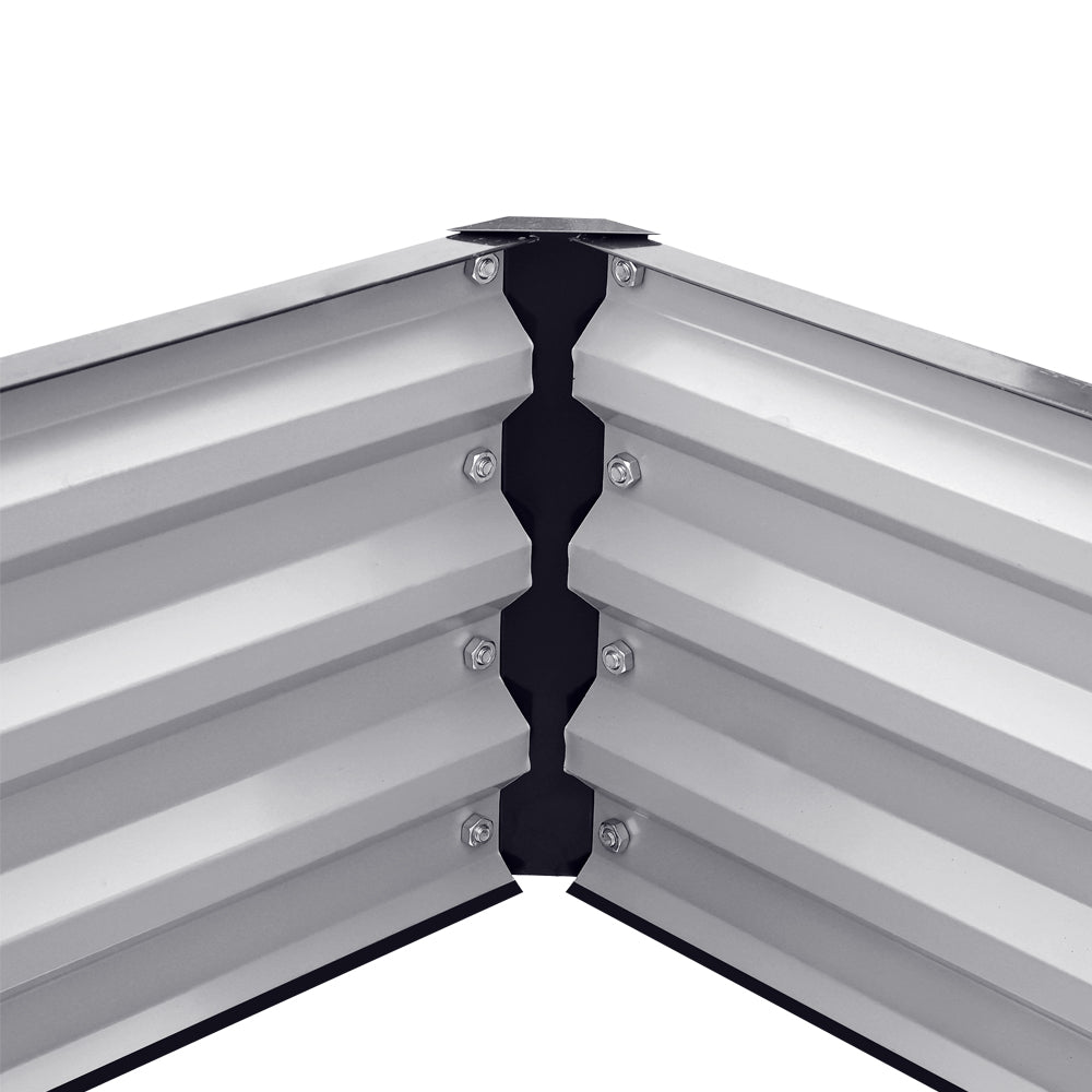 Detailed view of internal corner of charcoal black metal raised bed – secure and durable planting area